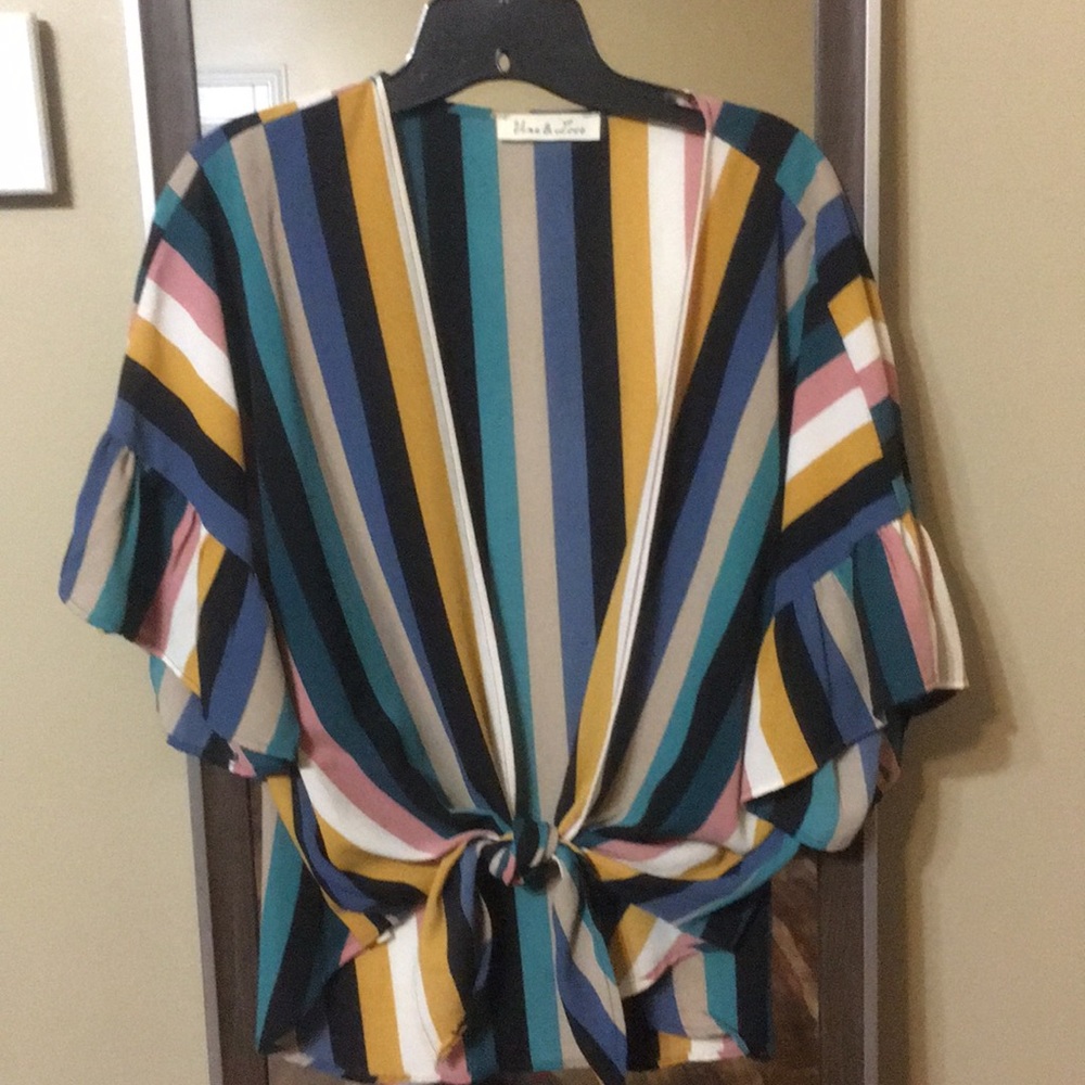 Kimono with tie front & ruffle short sleeve